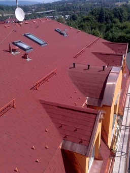 Dům Stará Kysibelská 17-19, Karlovy Vary - rekonstrukce střech a fasády